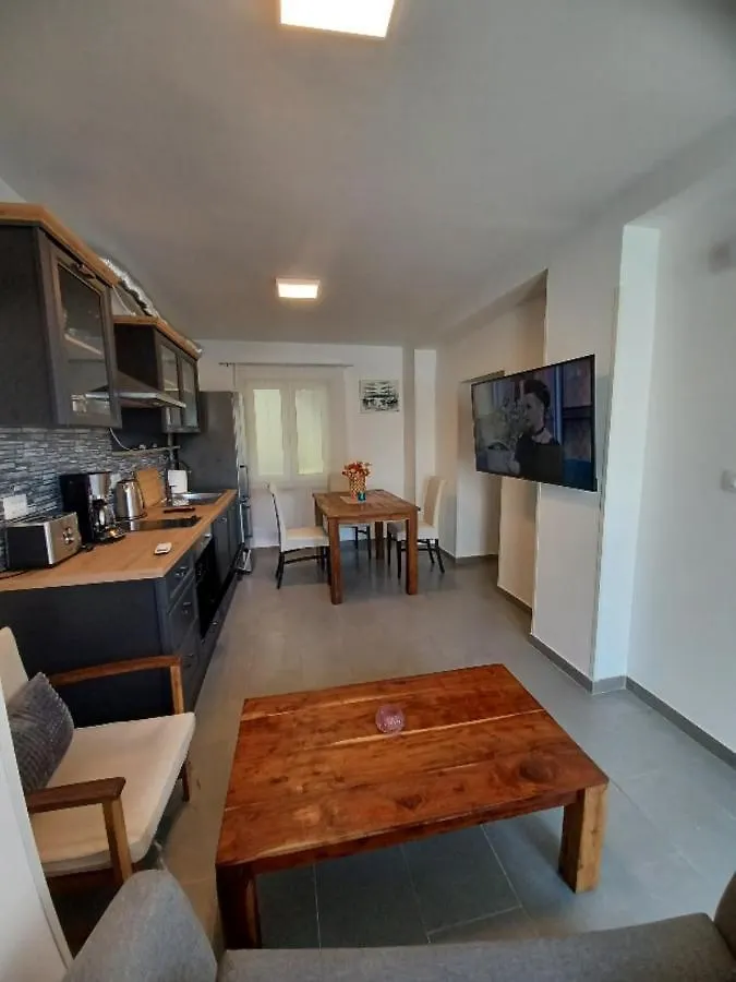 Apartment Caveromane 2 Pula