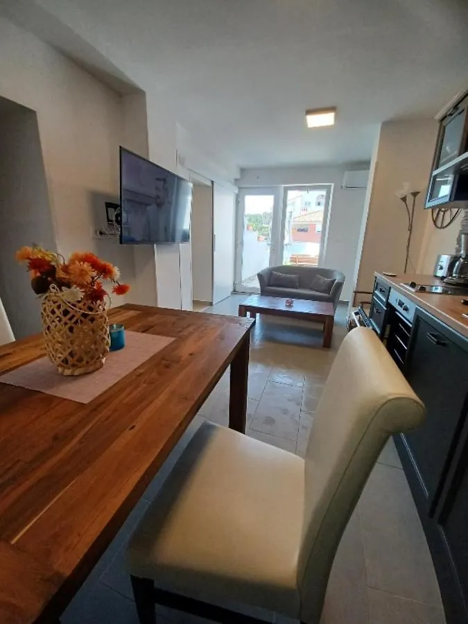 Caveromane 2 Pula Apartmán