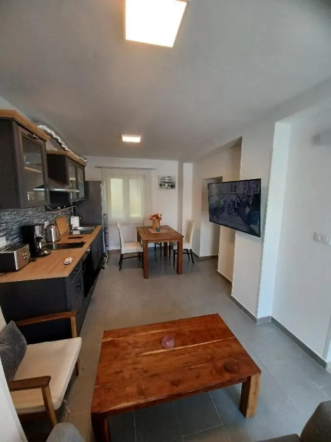 Apartment Caveromane 2 Pula Croatia