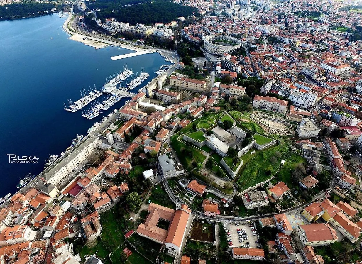 Apartment Caveromane 2 Pula Croatia