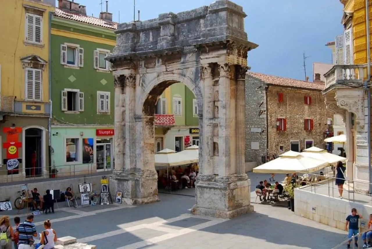 Caveromane 2 Pula Croatia